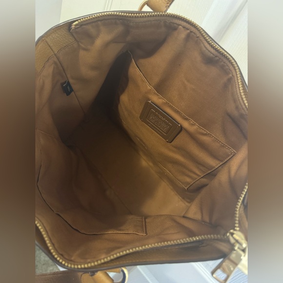 Authentic Camel Coach Bag - Picture 4 of 11